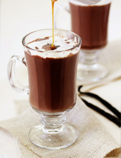 Vanilla Salted Caramel Hot Chocolate