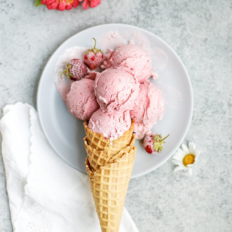 photo of strawberry gelato on a waffle cone