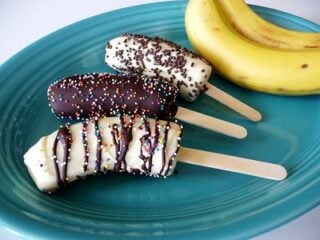 frozenchocolatebananapops-