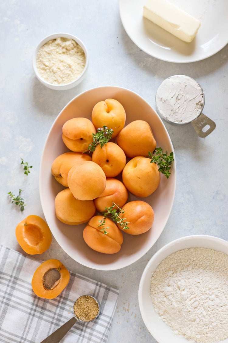 overhead photo of a bowl of fresh apricots