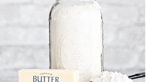 https://www.goodlifeeats.com/wp-content/uploads/2010/10/How-to-Cut-Butter-Into-Flour-Tutorial2-480x270.jpg