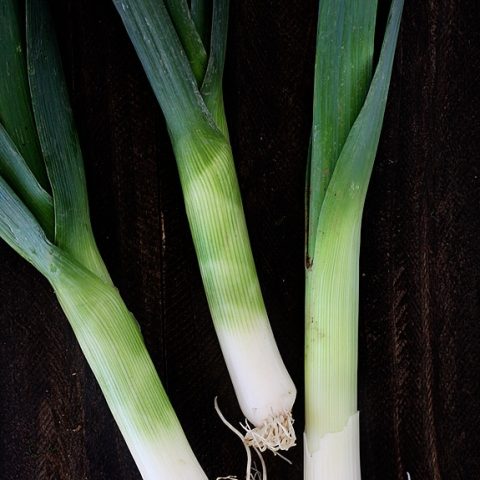 How to Clean Leeks