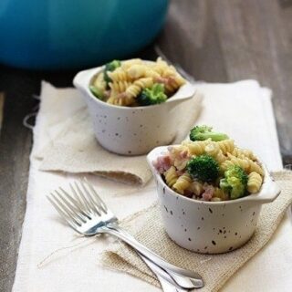 cheesy rotini with ham and broccoli