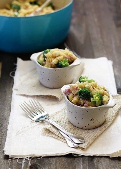 cheesy rotini with ham and broccoli