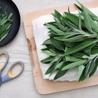 how to chiffonade herbs with scissors