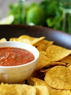 homemade restaurant style salsa for super bowl