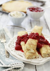 Easy dessert crepes with ricotta and raspberries