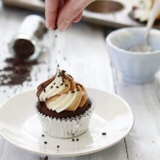 cupcakes with chocolate and almond butter