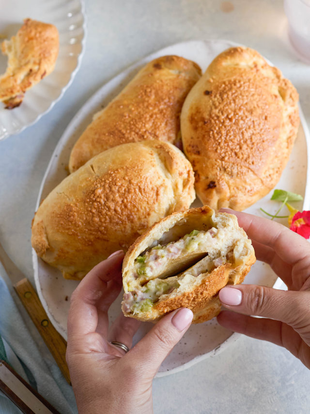cropped-Recipe-for-Ham-and-Cheese-Calzones-1.jpg