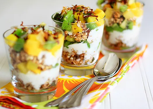 lunchbox fruit and yogurt parfait ideas