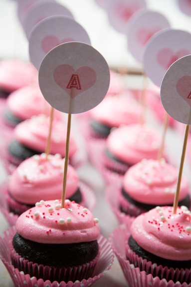 easy chocolate valentine’s cupcakes with free printable cupcake toppers
