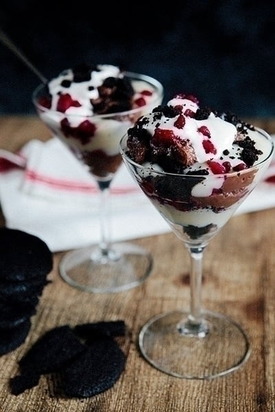 White Chocolate and Dark Chocolate Raspberry Pudding Parfaits