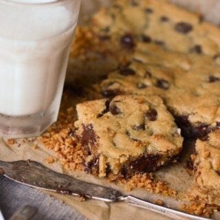 Chocolate Chip Cookie Bars with a Salty Pretzel Crust