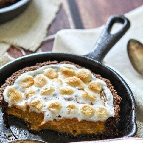 Mini Sweet Potato Tarts with Gingersnap Pecan Crust