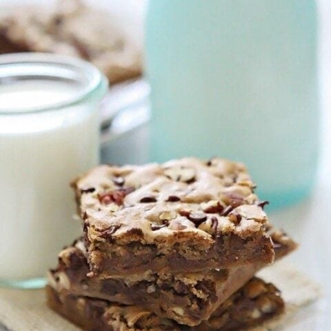 chocolate chip pecan blondies recipe