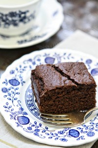 Easy Chocolate Gingerbread Cake Recipe www.goodlifeeats.com