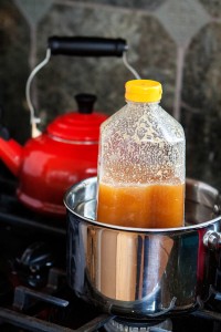 How to Decrystallize Honey - Why Does Honey Crystallize? And How to Fix it