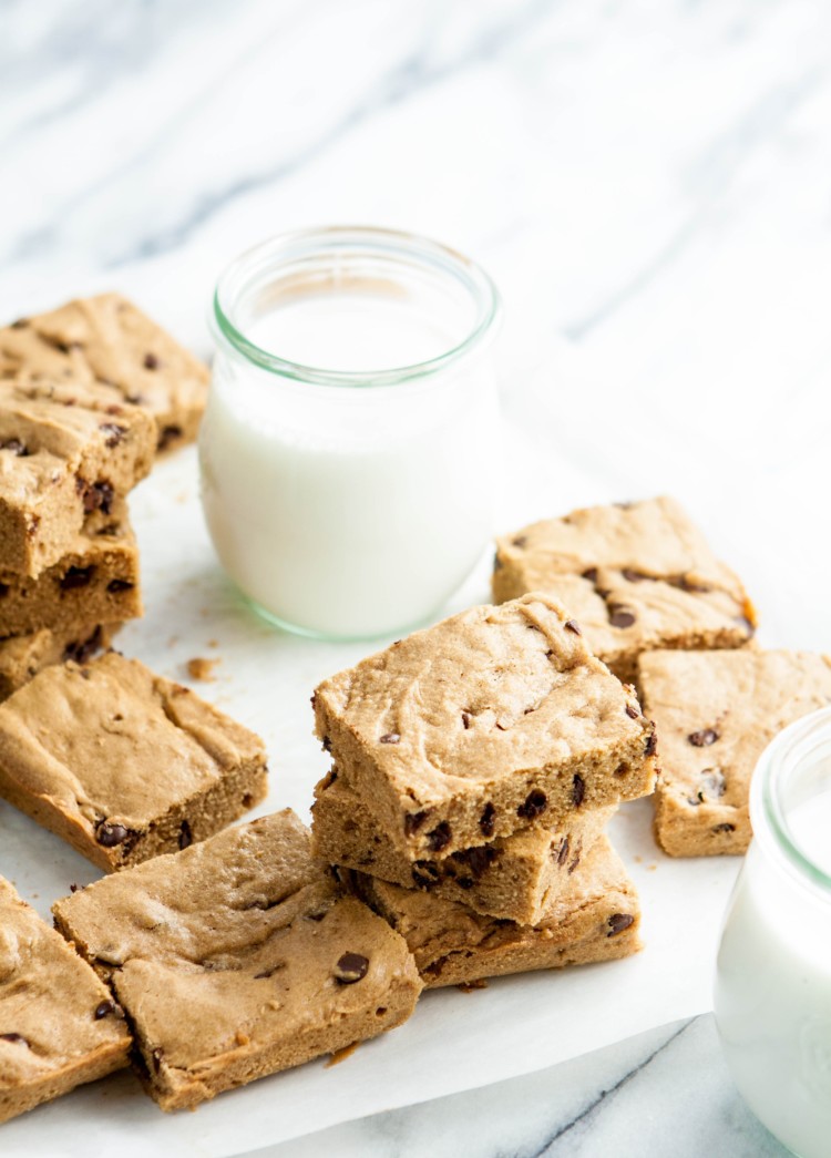 4-Ingredient Cookie Butter Blondies