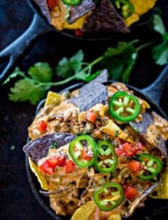 Game Day Crock-Pot Queso con Carne - Recipe for Queso con Carne in the slow cooker