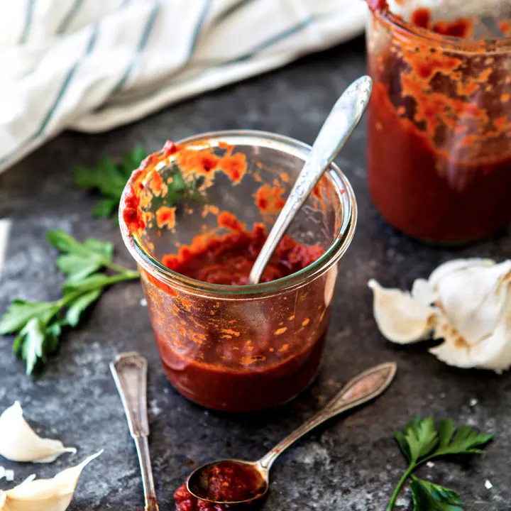 photo of marinara sauce in jars