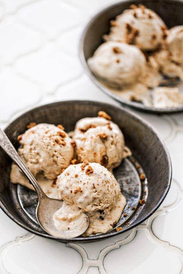 No Churn Pumpkin Spice Ice Cream and Pumpkin Caramel and Gingersnaps photo and recipe