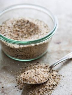 Homemade Garlic Herb Salt - DIY Homemade Seasoning Blends