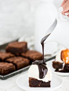 brownie with ice cream and hot fudge
