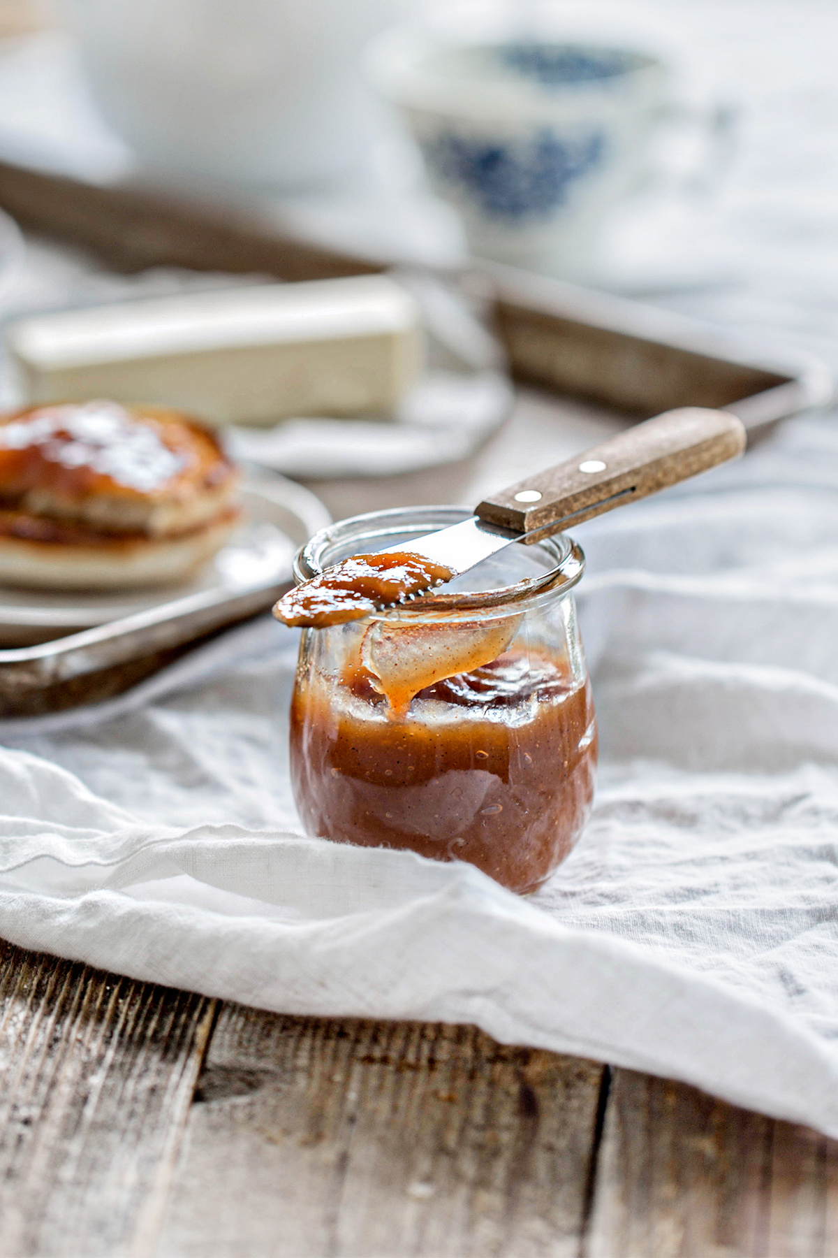 Crockpot caramel apple butter {easy DIY gift idea} - It's Always Autumn