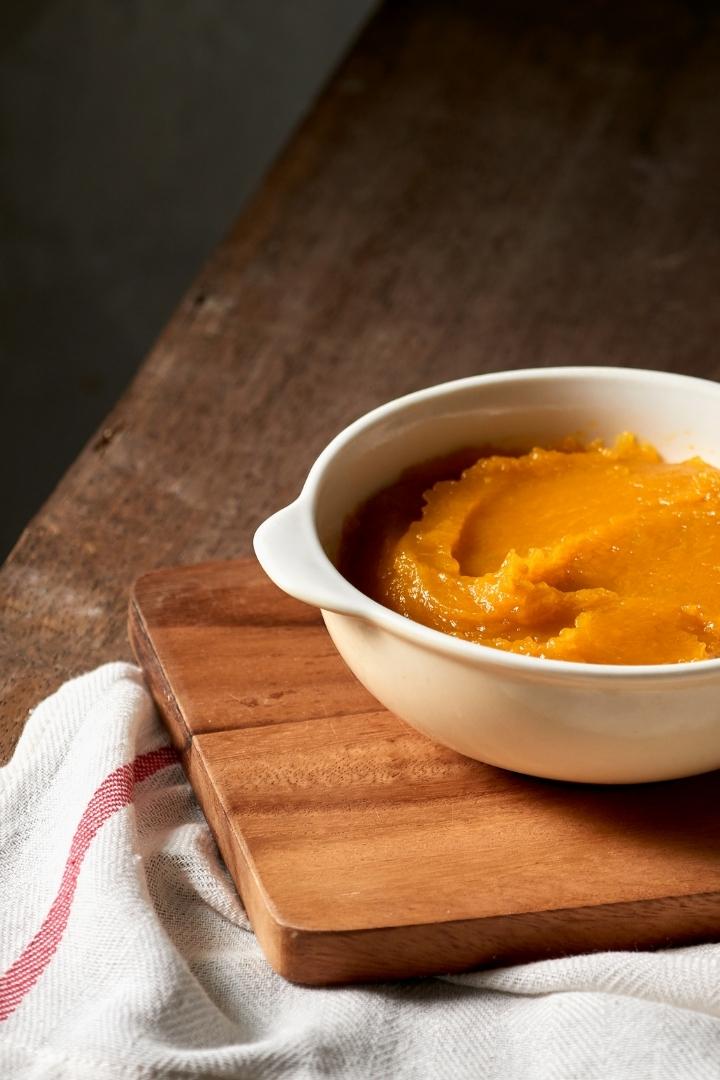 bowl of pumpkin puree