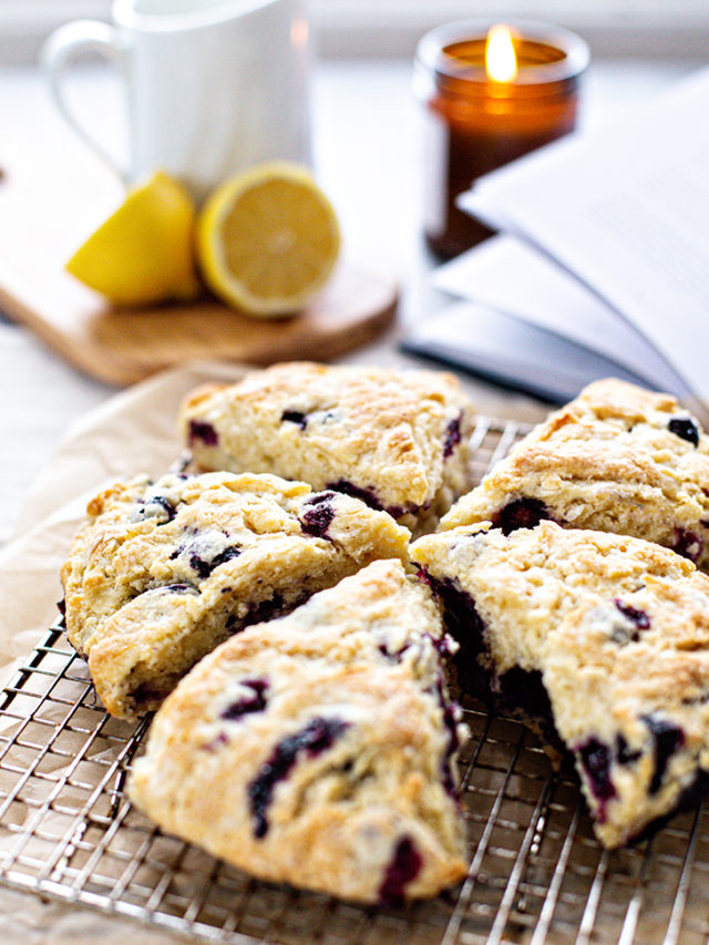 cropped-Easy-Blueberry-Scones-with-Lemon-Glaze.jpg