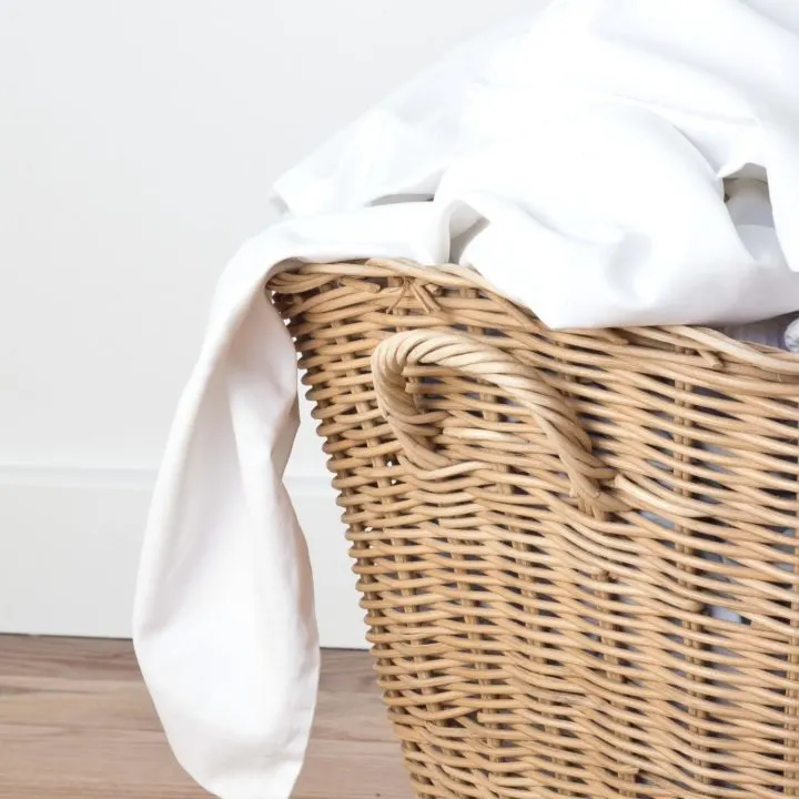 Whitening Whites: How to Keep Whites Looking White