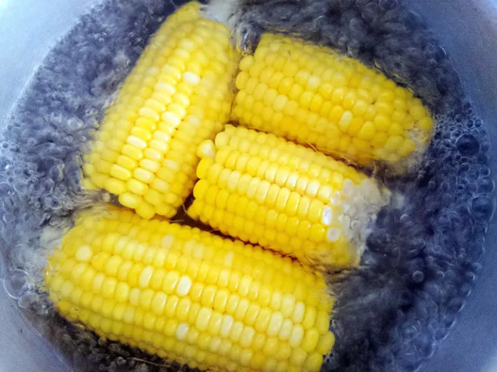 photo of blanching corn before freezing