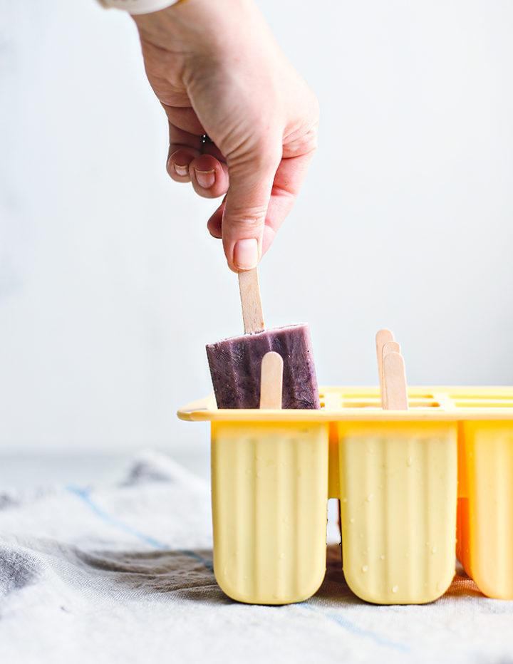 blueberry popsicles in a popsicle mold