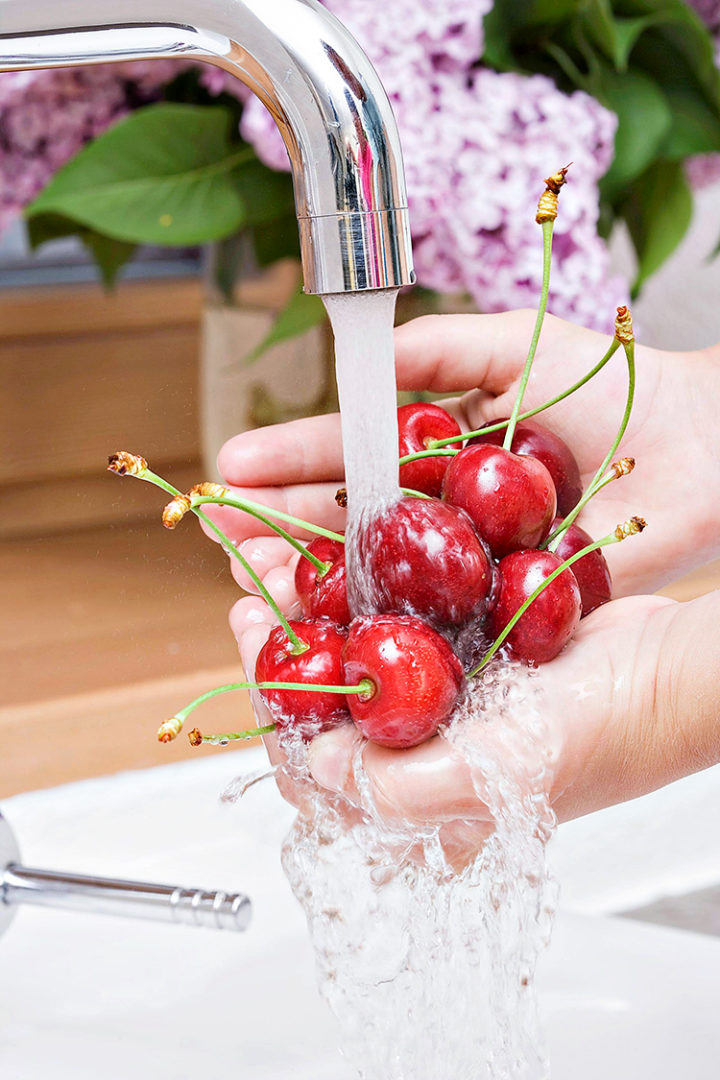 washing cherries before pitting them