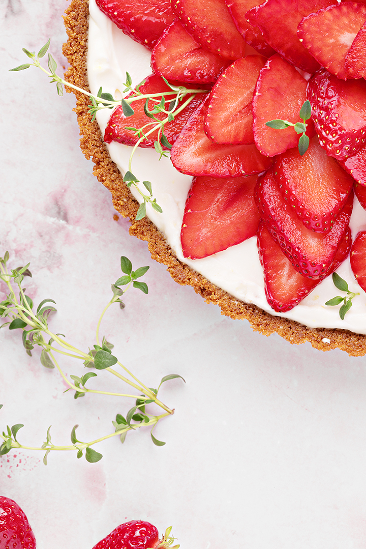 photo showing garnishes for a no-bake strawberry lemon tart