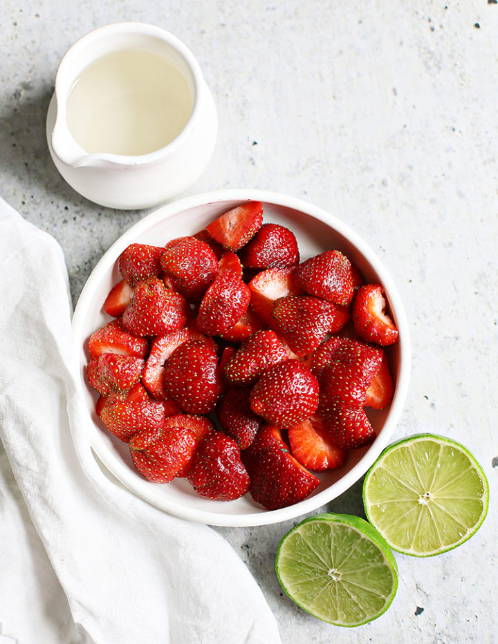 photo of ingredients to make strawberry agua fresca