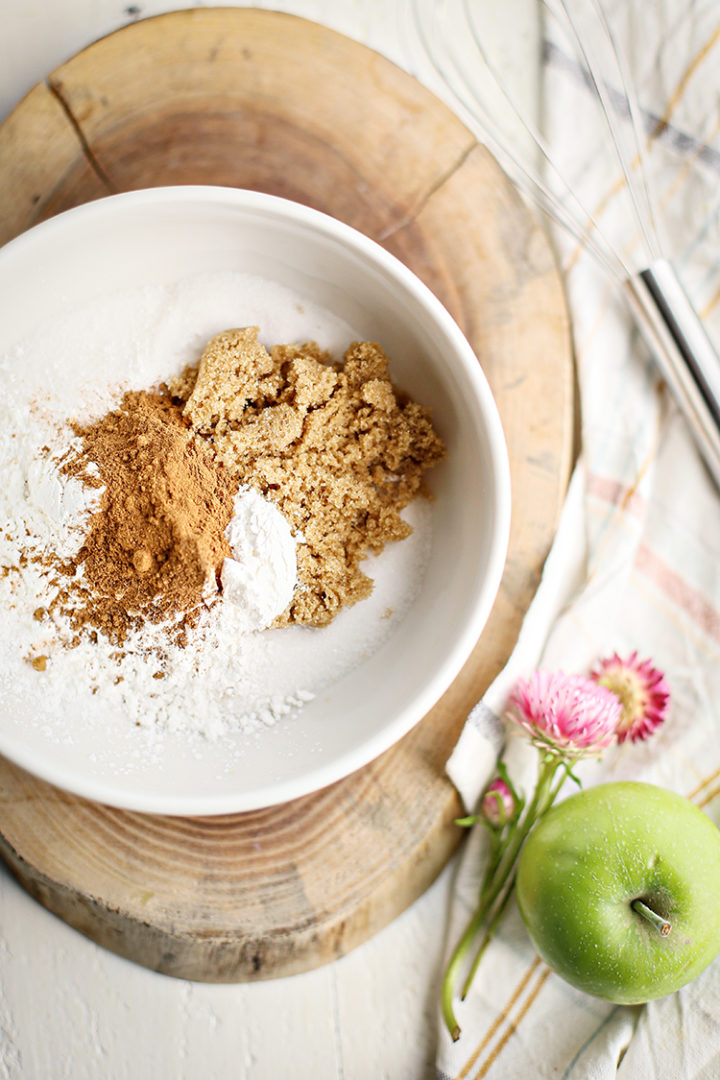 photo of ingredients to make apple cider syrup