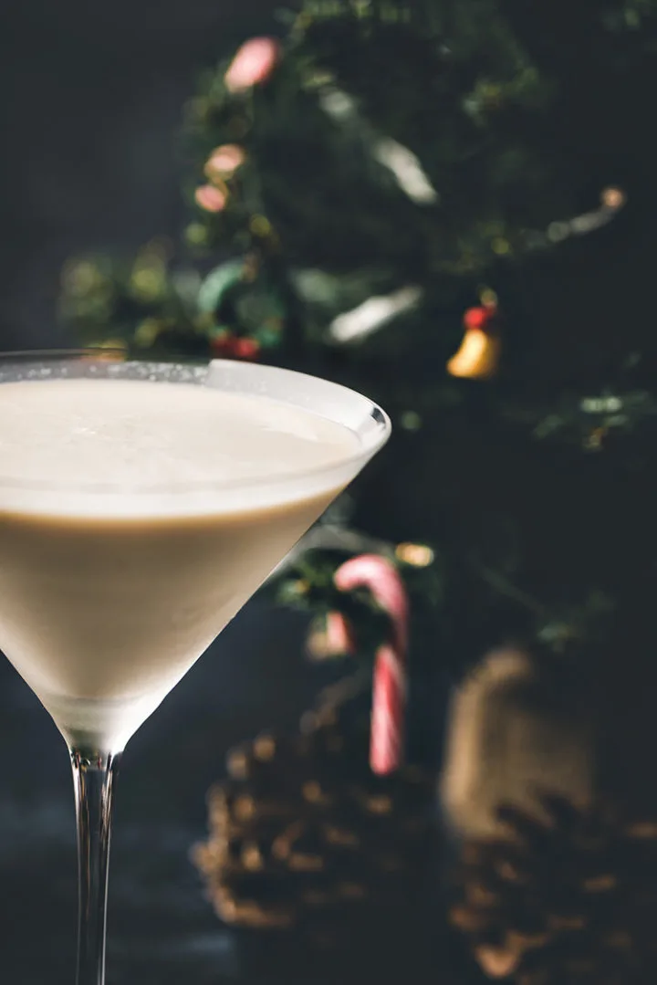 close up of a chilled martini glass with a gingerbread martini in it