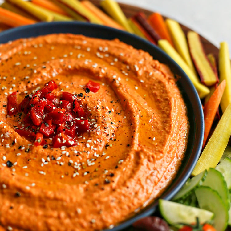 photo of what to serve with red pepper hummus