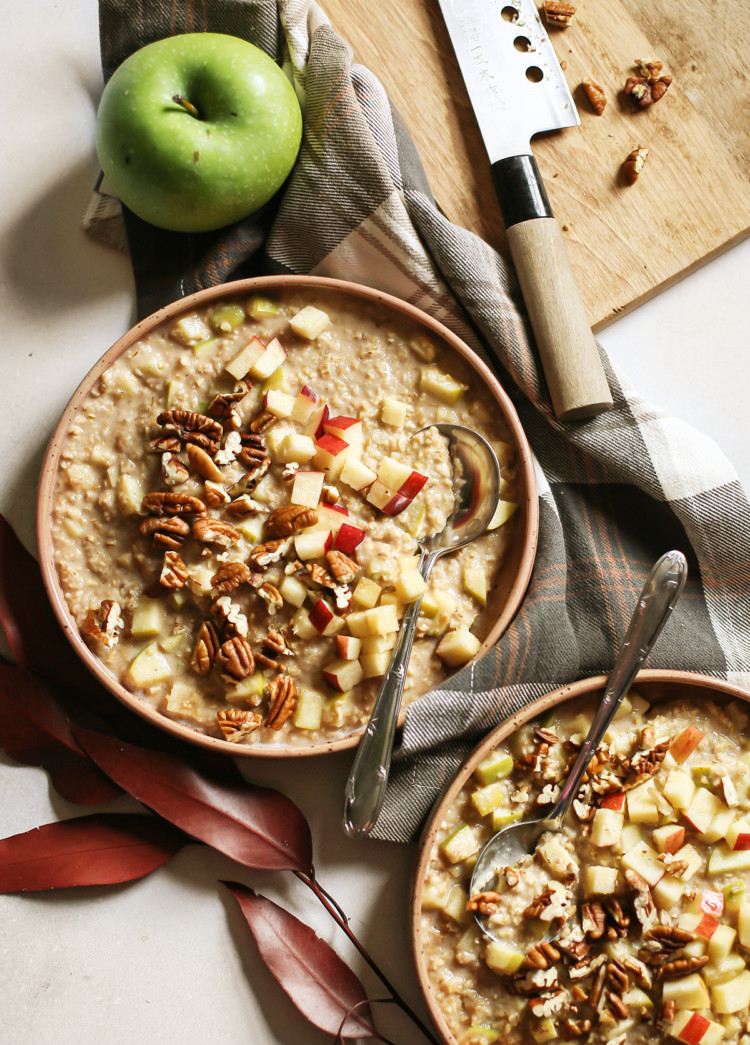 overhead photo of two bowls of overnight apple oats
