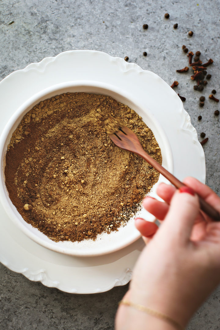 photo showing how to make gingerbread spice