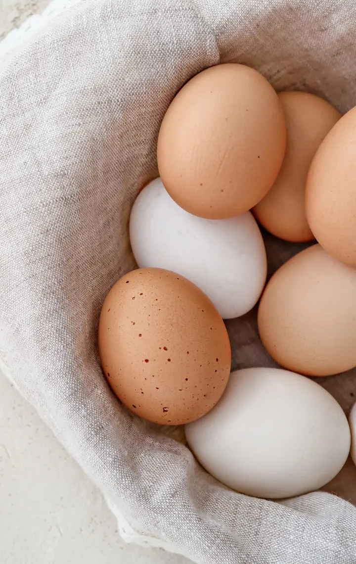 photo of a basket of eggs to make microwave boiled eggs