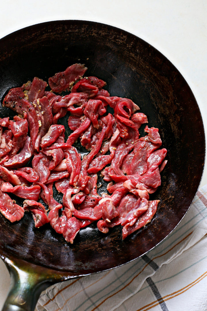 showing how to cook beef and broccoli recipe
