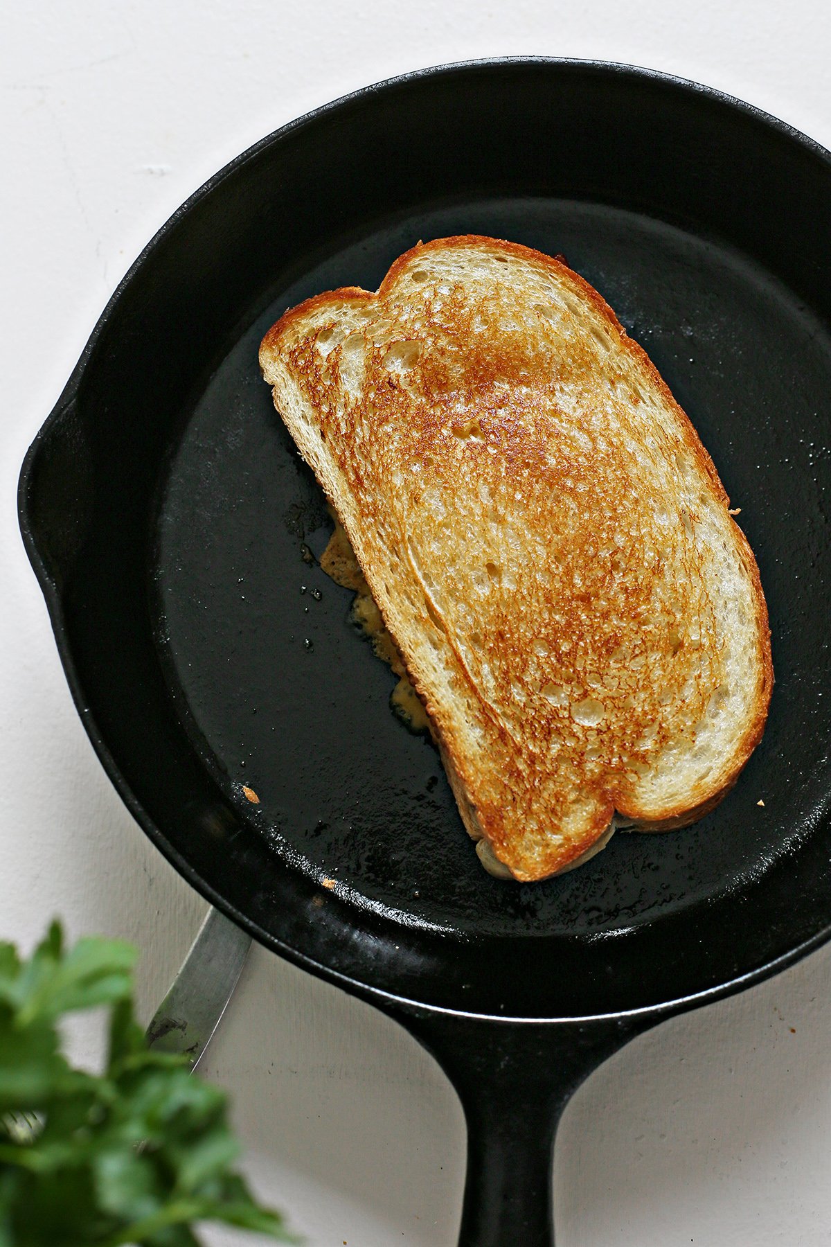MakingaBaconGrilledCheese Good Life Eats