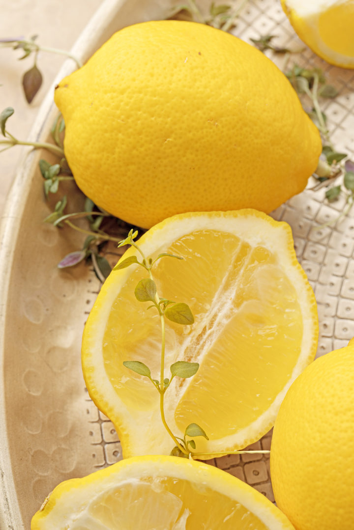 photo of fresh lemons to use in a lemon juice margarita recipe