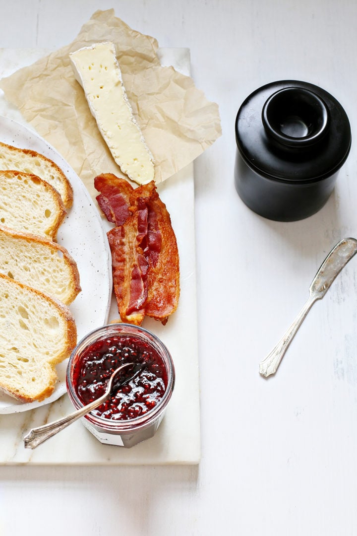 ingredients in this recipe for cheese and jam sandwich