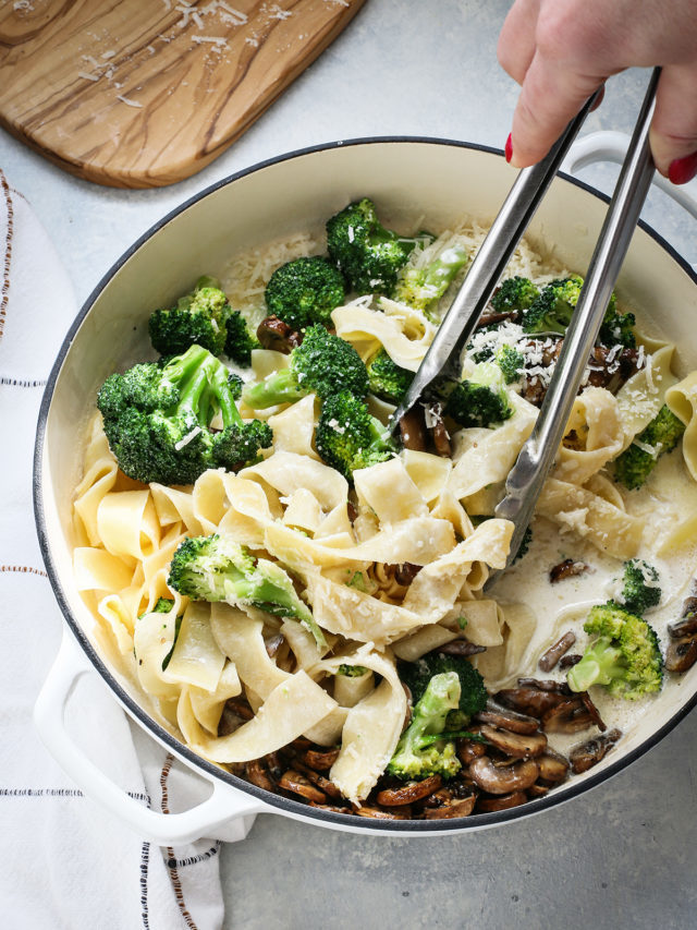Mushroom Alfredo Delight MeatFree Pasta Ideal for Meatless Mondays