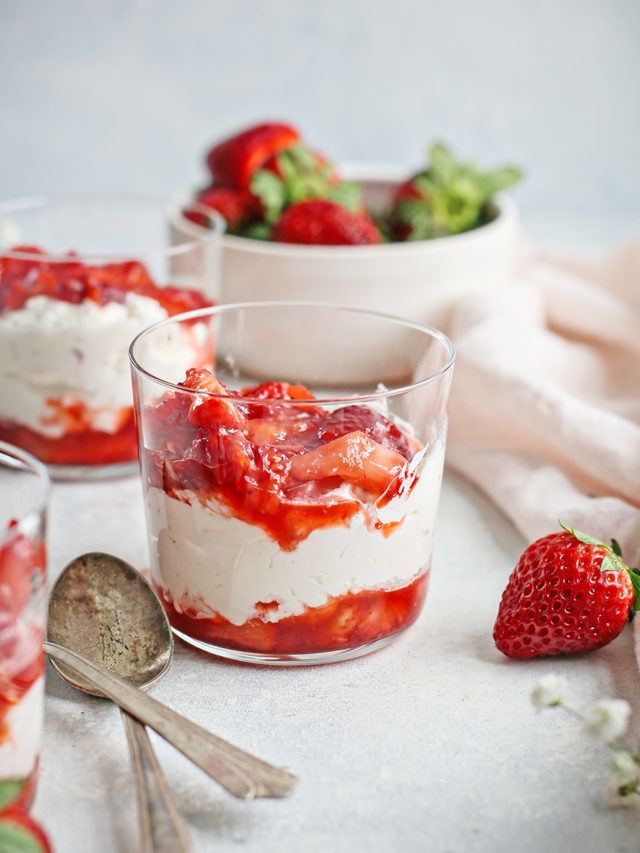 Deliciously Easy Strawberry Fool Dessert Sweeten Your Springtime Menu