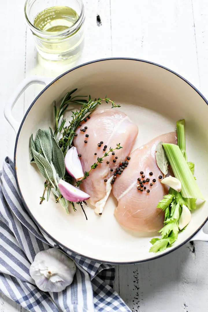 photo of ingredients needed to poach chicken breasts