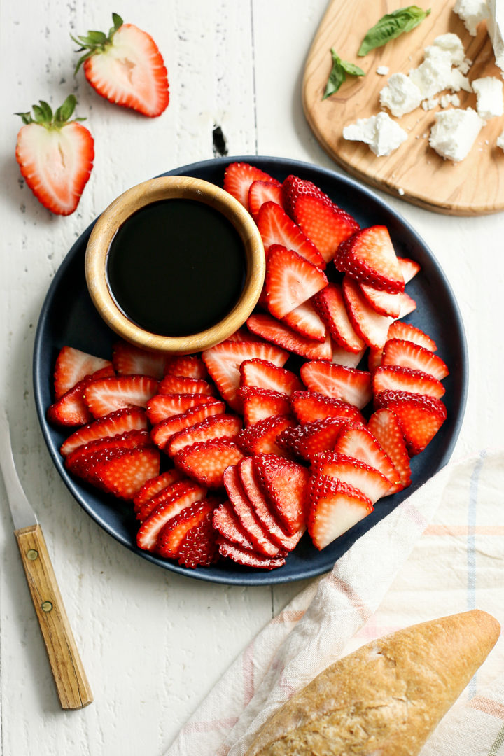 photo of ingredients needed to make strawberry bruschetta